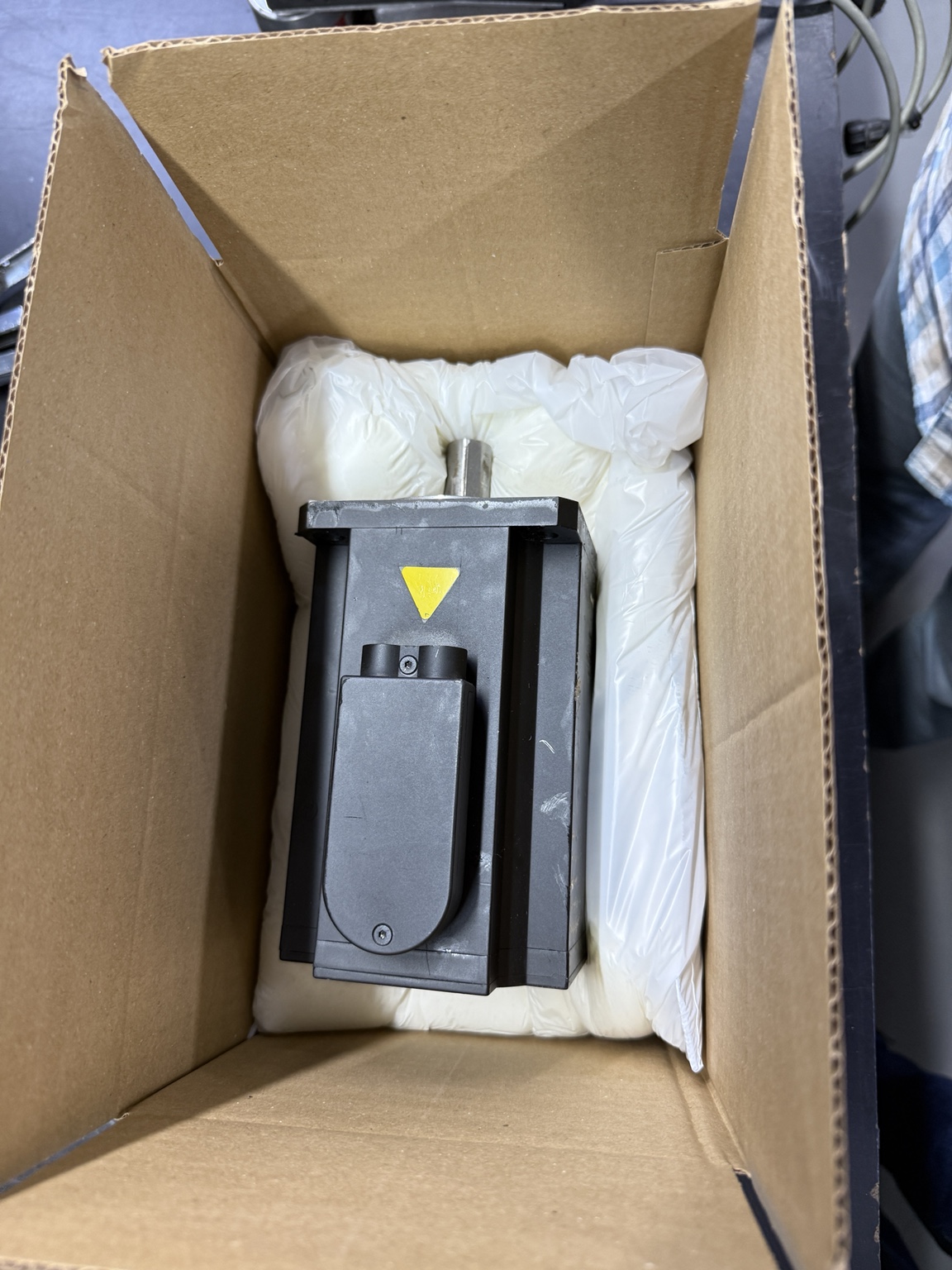 NCpack köpük kalıbıyla desteklenmiş servo motor